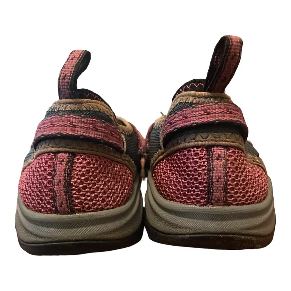 Chaco Outcross Closed Toe Water Proof Hiking Shoe Size 9.5